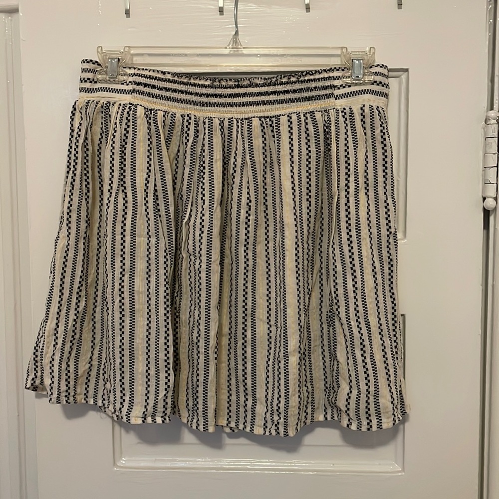 BRAND NEW Old Navy patterned skirt